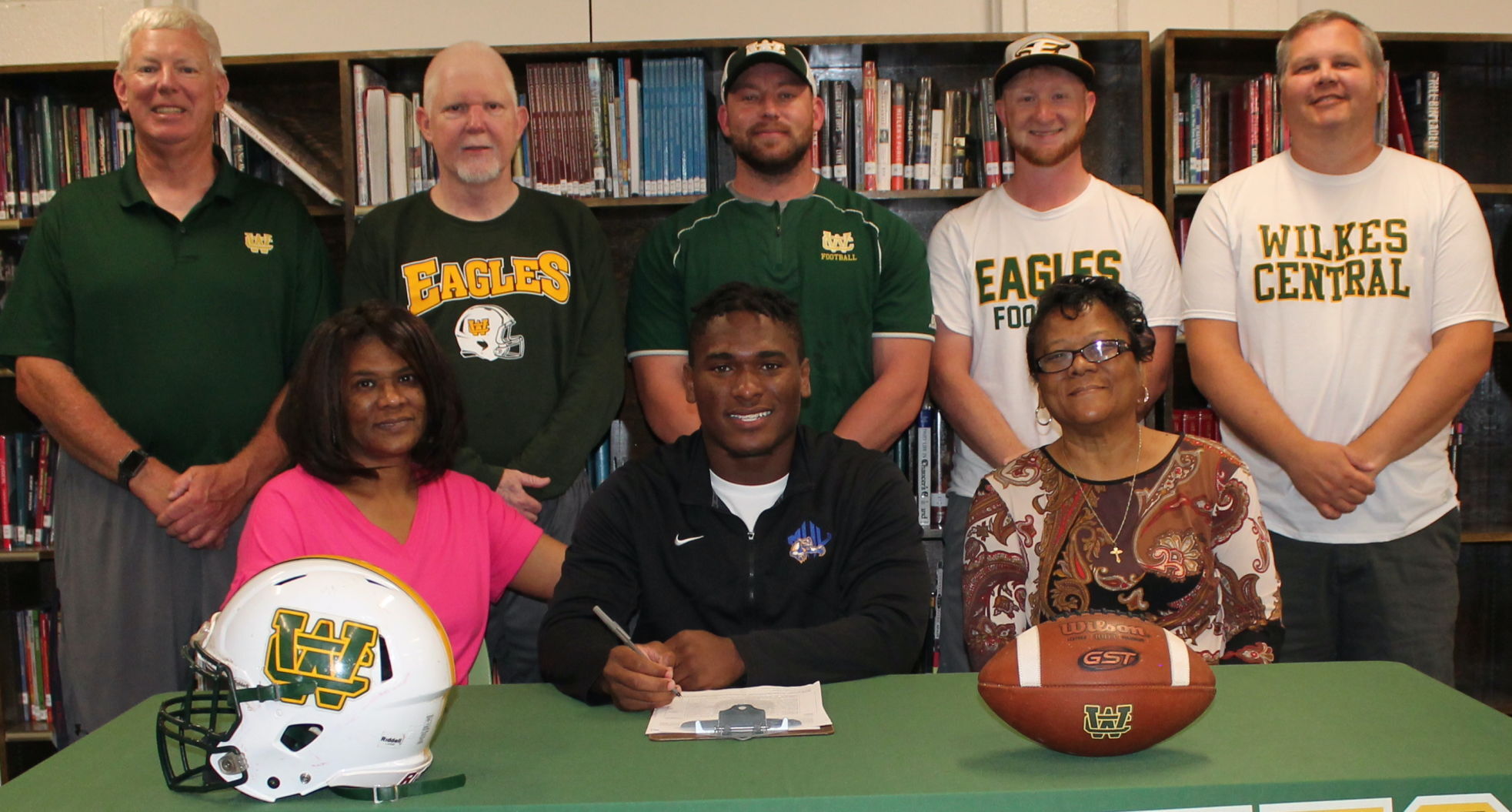 Morrison signs with Mars Hill